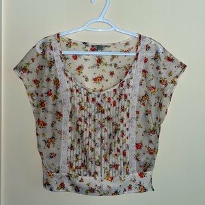 Everyday Guess cute top